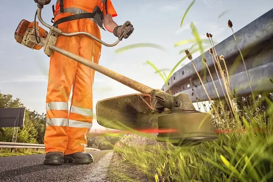 Tips For Grass Cutting During Dry Weather Niceville, FL